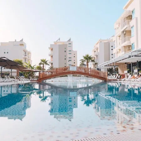 At Konan's Appartement Vlorë