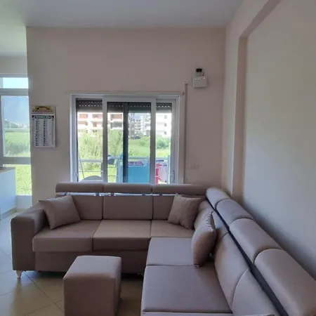 At Konan's * Vlorë