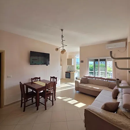 아파트 At Konan's *