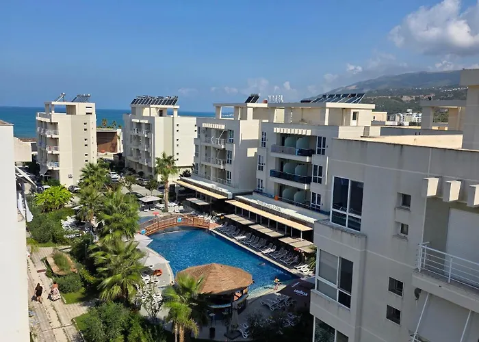 At Konan's * Vlorë
